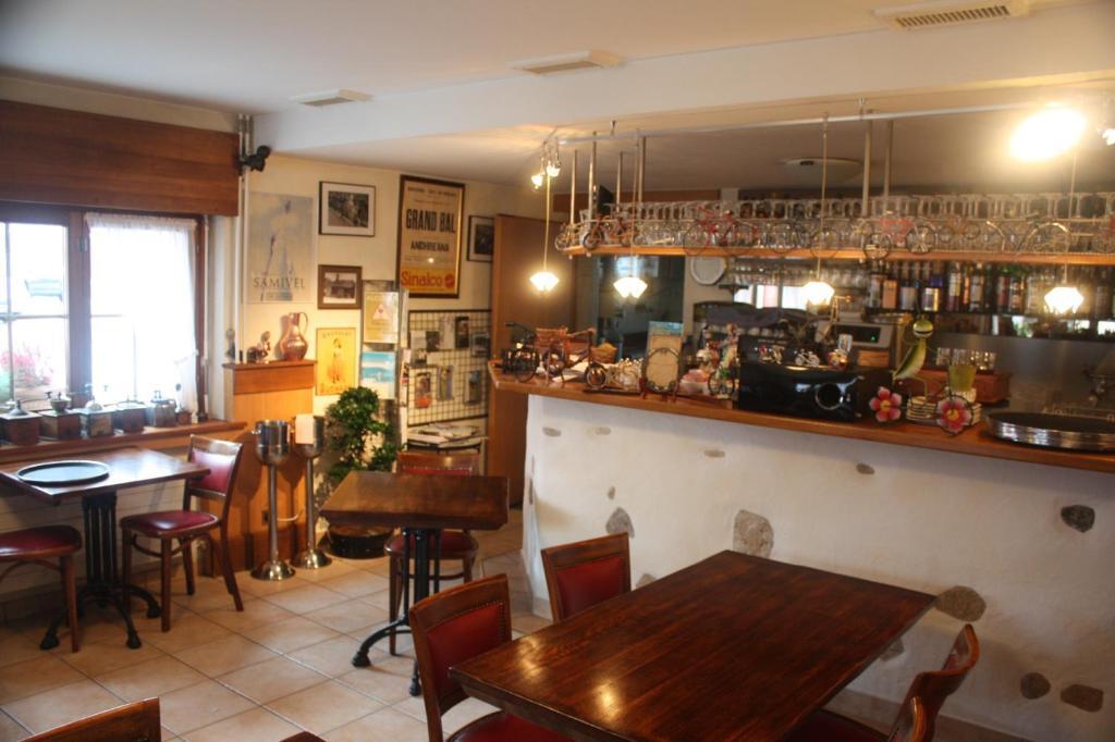 Auberge Communale Bogis Bossey Екстериор снимка